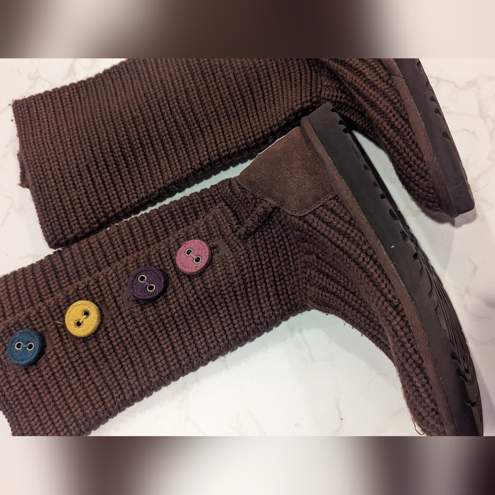 UGG Girls Sweater Know Boot in Size 4.5